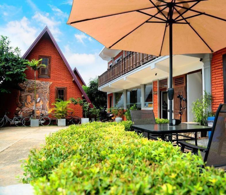 D Family Resort Anuradhapura Exterior photo
